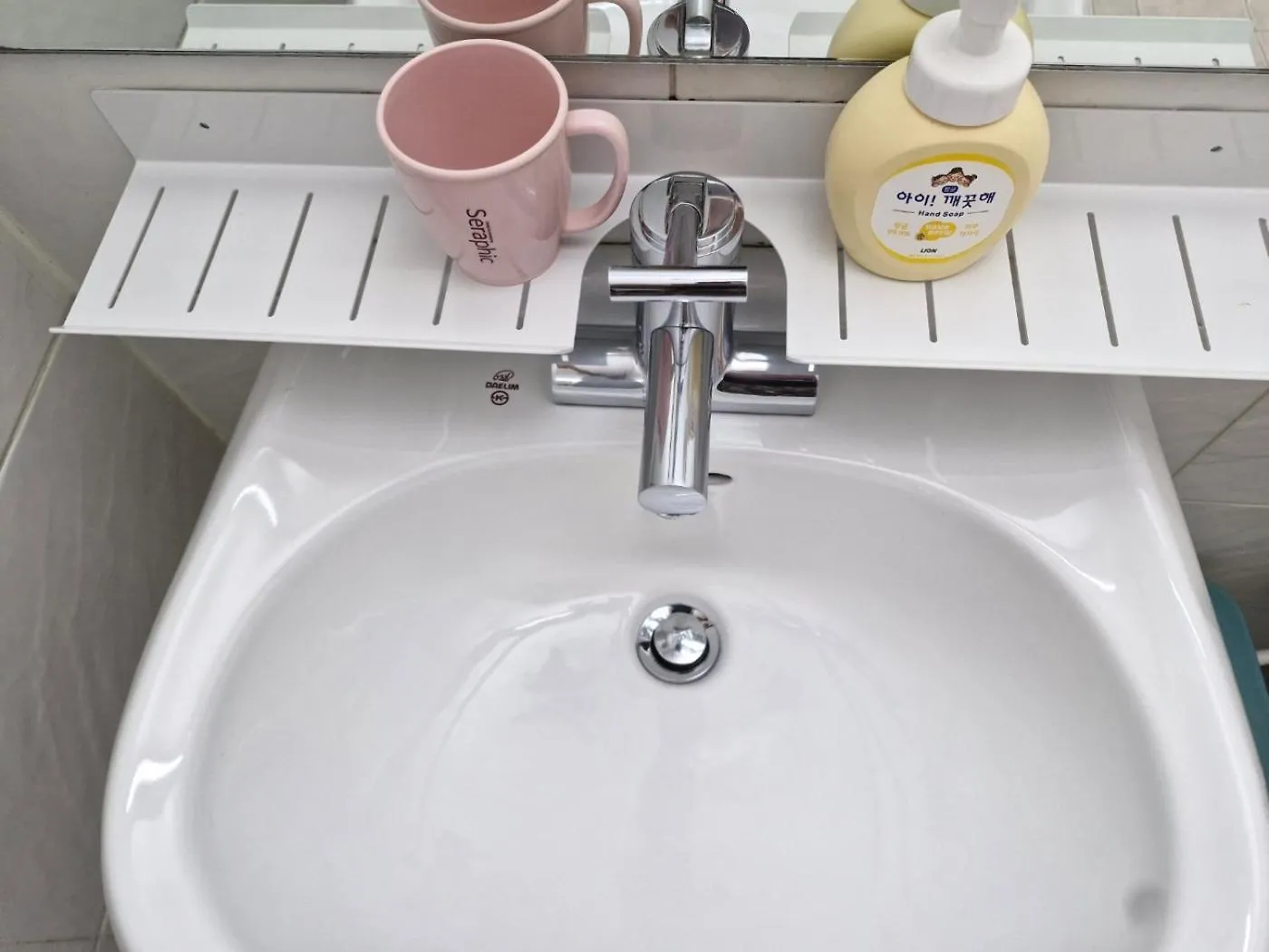 Apartment Hongdae Residence - 1Min From Hongik Uni Station Exit #1 Seoul