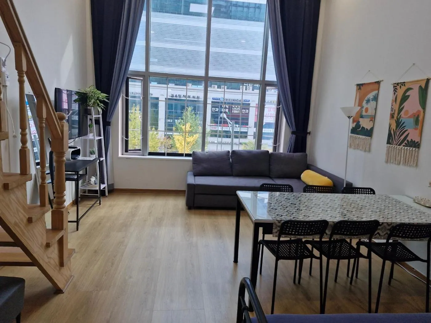 Hongdae Residence - 1Min From Hongik Uni Station Exit #1 Seoul Apartment