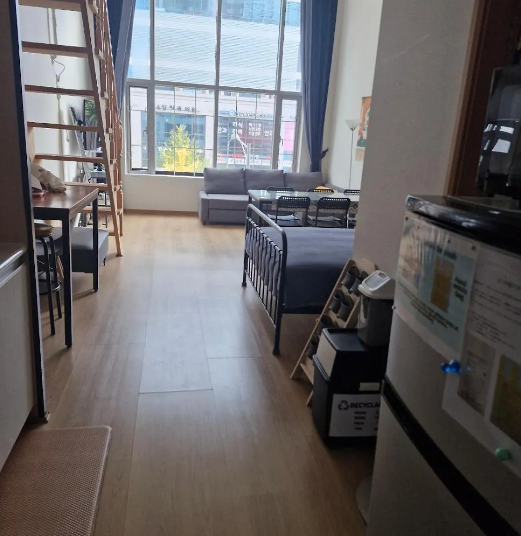 Hongdae Residence - 1Min From Hongik Uni Station Exit #1 Seoul 0*,  South Korea